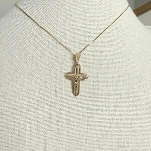 14K Solid Gold Cross Pendant – Yellow Gold